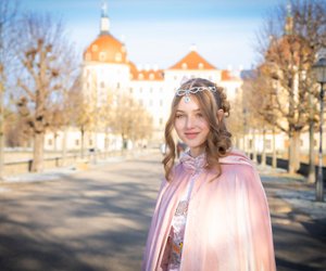 Hoodie zum Kult-Film: Dieser „Drei Haselnüsse für Aschenbrödel“-Pulli ist ein Must-have