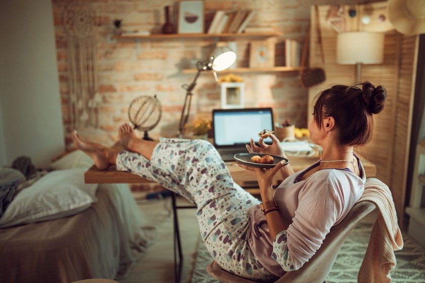 Millennials nerven Boomer, wenn sie im Homeoffice gemütlich mit Jogginghose arbeiten