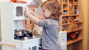 10 kreative DIY-Ideen für eure Kinderküche, die der ganzen Familie gefallen