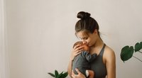 Schluckauf beim Baby: Was du tun kannst, wenn dein Neugeborenes häufig "hickst"