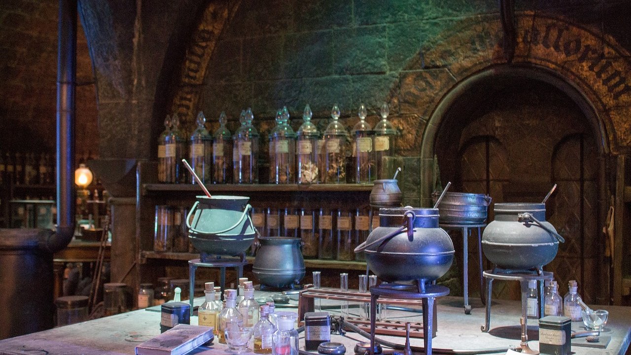 Die Klassenräume in Hogwarts sind für die Schüler bestens ausgestattet.