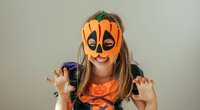 Halloween-Masken basteln: 5 kinderleichte Ideen zum Verkleiden