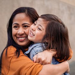 "Fördern positives Verhalten": 15 lobende Sätze, mit denen wir unsere Kinder stärken können
