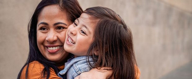 Statt "Gut gemacht!": 15 Alternativen, die wir Eltern unseren Kindern sagen können