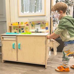 Lovevery verkauft beliebte Montessori-Spielküche zum Bestpreis
