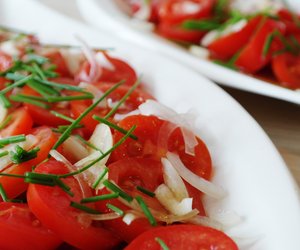 Tomatensalat würzen – so wird er richtig lecker