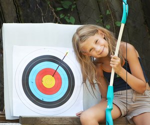 Bogenschießen fürs Kind: Wenn euer Liebling zu Robin Hood wird