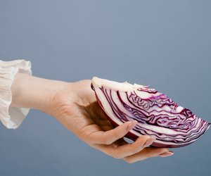 Rotkohl und Stillen: Befreiung von Stillschmerzen