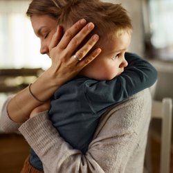 Fast ein Drittel der Eltern hält diesen Erziehungsfehler für okay – Experten schlagen Alarm