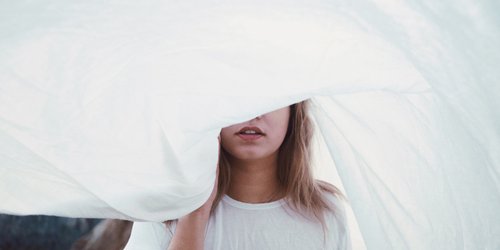 Roboter im Herzen? So gehen diese 3 Sternzeichen mit ihren Gefühlen um