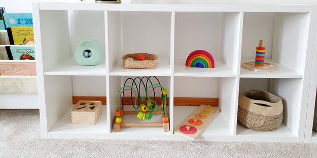 "Lassen sich genial umfunktionieren": 17 IKEA-Stücke, die wir als Montessori-Möbel benutzen