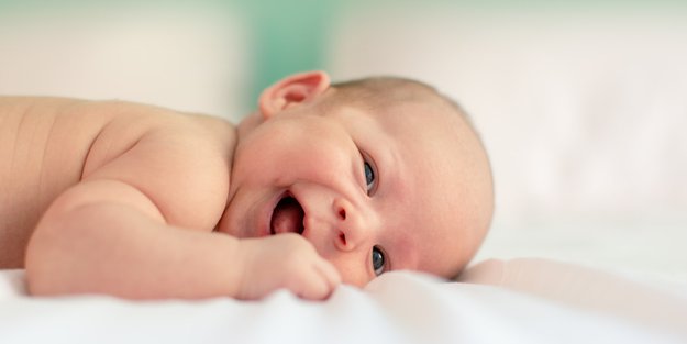 Baby abhalten: Welche Vorteile "Windelfrei" mit sich bringt