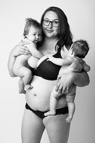 The Bodies of Mothers: Heather (27) nach der Geburt der Zwillinge