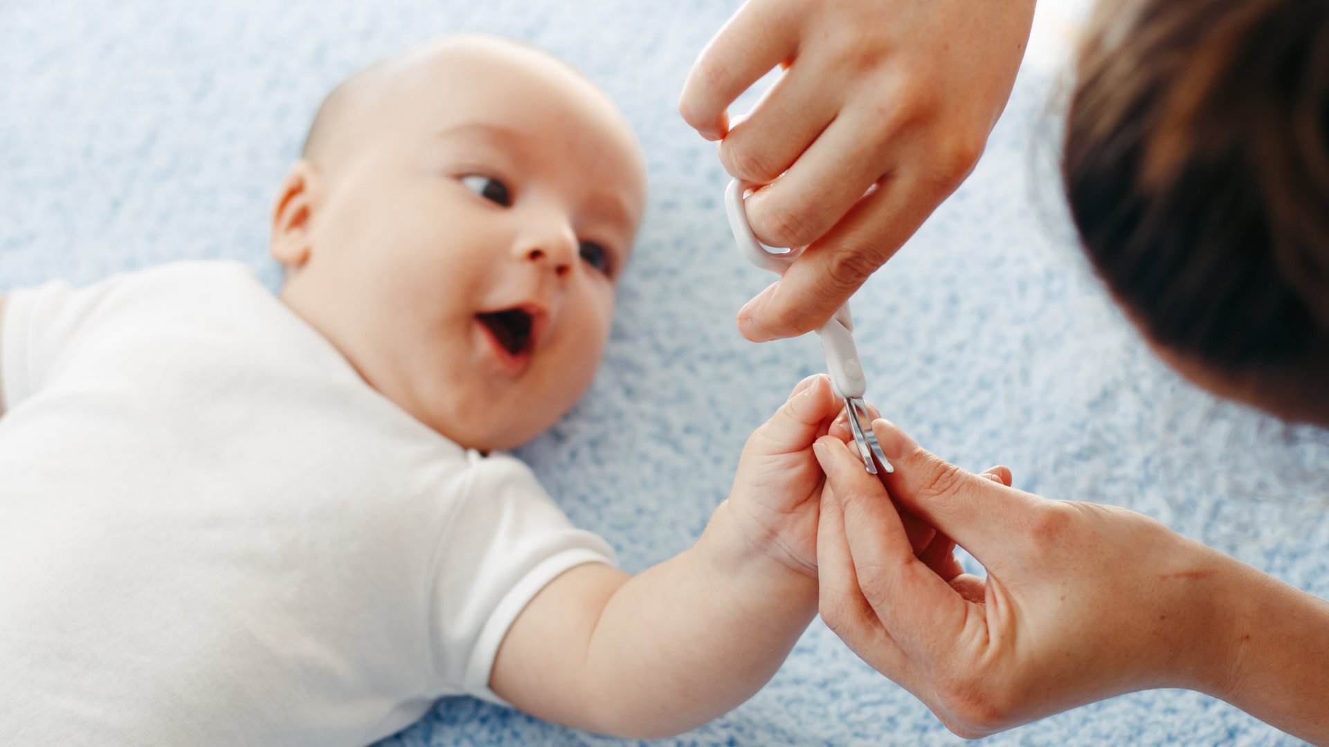 Baby Fingernagel Schneiden 5 Tipps Und Tricks Fur Anfanger Familie De Biotin Tabletten Fuer Naegel