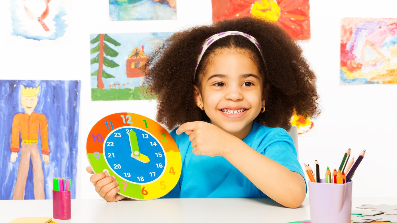 Uhrzeit lernen: Entspannt den Kinder die Uhr erklären
