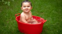 Ice Ice Baby: Mit diesen Tricks übersteht euer Baby die Sommerhitze besser