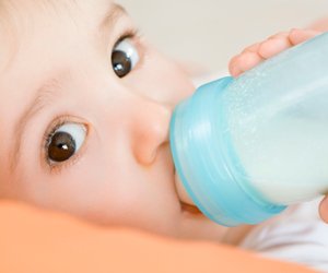 Babyflaschen: Die besten Fläschchen laut Öko-Test und Amazon