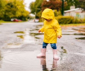 Jetzt bei Amazon im Angebot: Der perfekte Kinderregenschirm für kleine Bluey-Fans