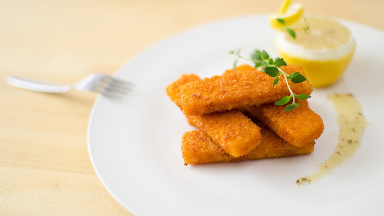 Fischstäbchen werden meist aus Seelachs hergestellt.