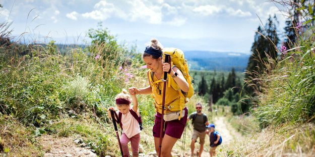 15 preisgünstige Decathlon-Essentials für euren Wanderurlaub