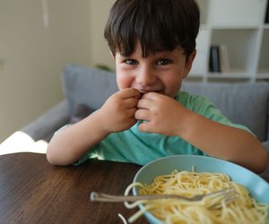 Wir Eltern dürfen durchatmen: Das "Nur Nudeln essen" liegt in den Genen