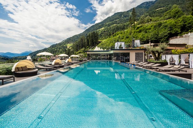 Quellenhof Luxury Resort Passeier: der Sportpool nur für Erwachsene