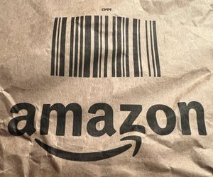 Die farbenfrohen Kissenbezüge von Amazon bringen gute Laune in deinen Garten