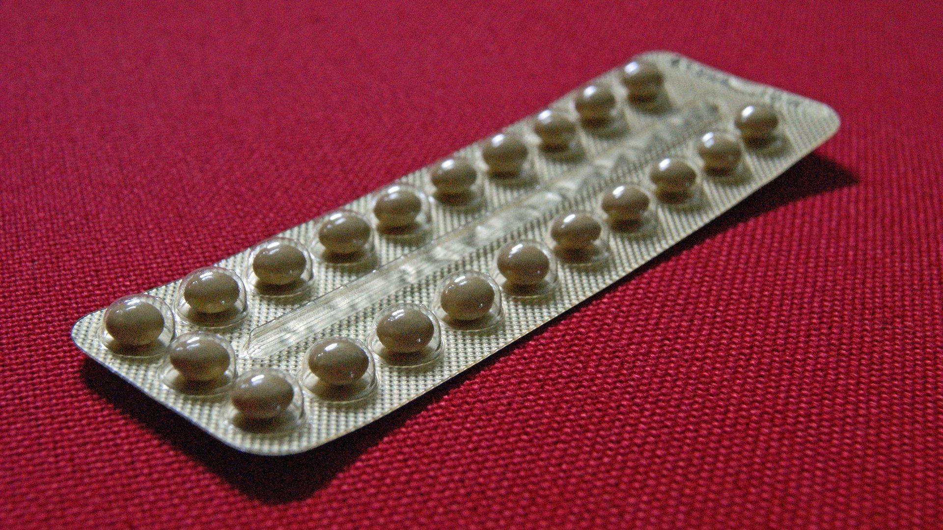 Paracetamol und Pille: Darf ich beides gleichzeitig nehmen?