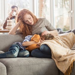 Die echte Grippe geht wieder um: Was wir Eltern zur Influenza wissen müssen