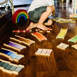 Entwicklung fördern: 13 praktische Montessori-Spielzeuge für Babys & Kleinkinder