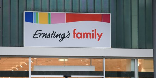 Magische Mode bei Ernsting's family: Diese Bluse vereint Boho-Chic und Hogwarts-Style