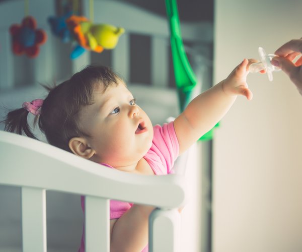 Daumenlutschen abgewöhnen Was tun gegen Daumenlutschen?