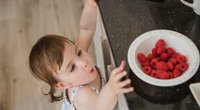 Himbeeren fürs Baby: Ab wann darf es die süßen Beeren essen?