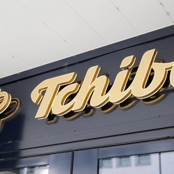 Picknickspaß für alle – mit der XL-Decke von Tchibo mit sommerlichem Orangen-Print