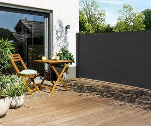 Lidl verkauft praktische Seitenmarkise für unter 60 € – perfekter Sichtschutz für Balkon & Terrasse