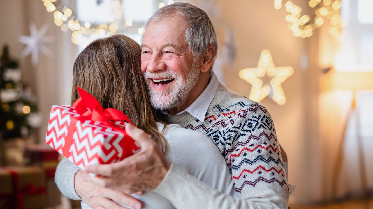 Sinnvolle Weihnachtsgeschenke für Opa