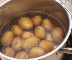 Kartoffelwasser: Ein natürliches Multitalent 