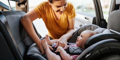 Babyschale-Test: Die besten Sitze fürs Auto laut Stiftung Warentest
