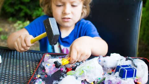 Eiskalter Sommer Basteltipp für Kids: Rette das Spielzeug