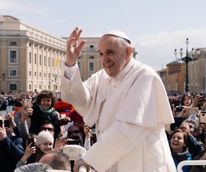 Wer war der erste Papst? Wir erklären es für Kinder