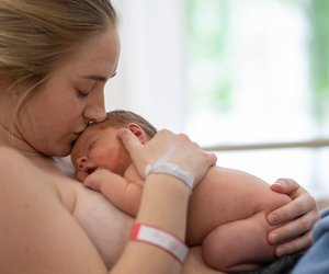 Entbindung im Geburtshaus: Vorteile, Voraussetzungen und Risiken