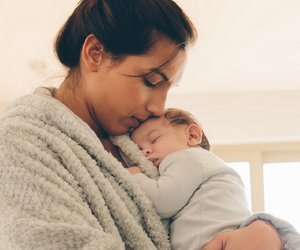 Rückbildung nach Kaiserschnitt: Vom Wochenbett bis zum Rückbildungskurs