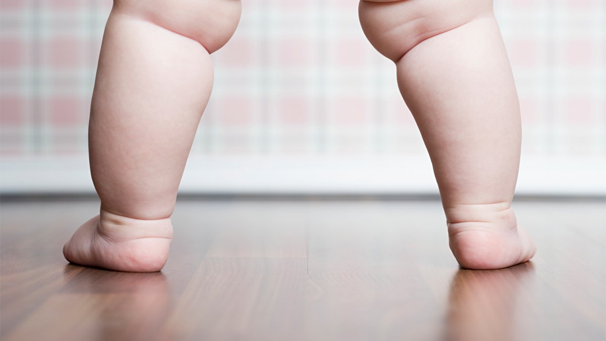 Erhöhtes Risiko für kleinkindliches Übergewicht ab 35 Arbeitswochenstunden der Mutter.