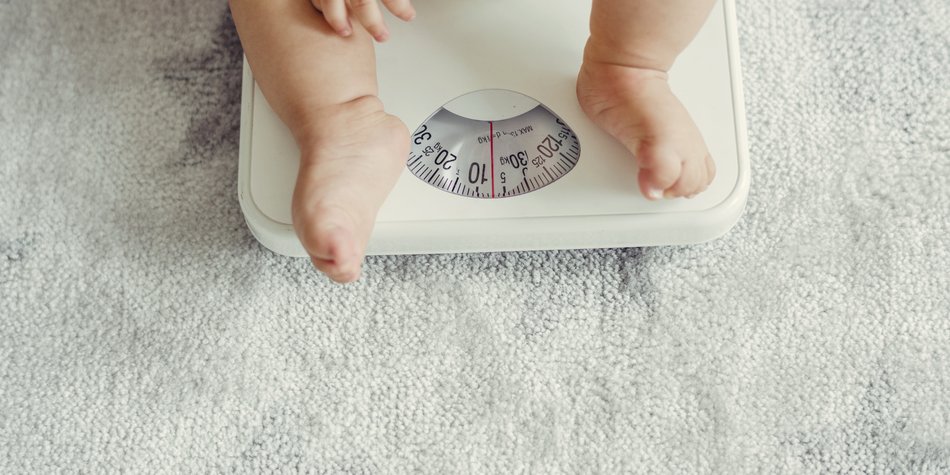 Gewichtszunahme beim Baby: Gewichtskurve & Rechner