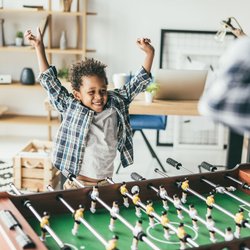Tischkicker-Test: Spielspaß für Familien mit unseren 5 Lieblingsmodellen