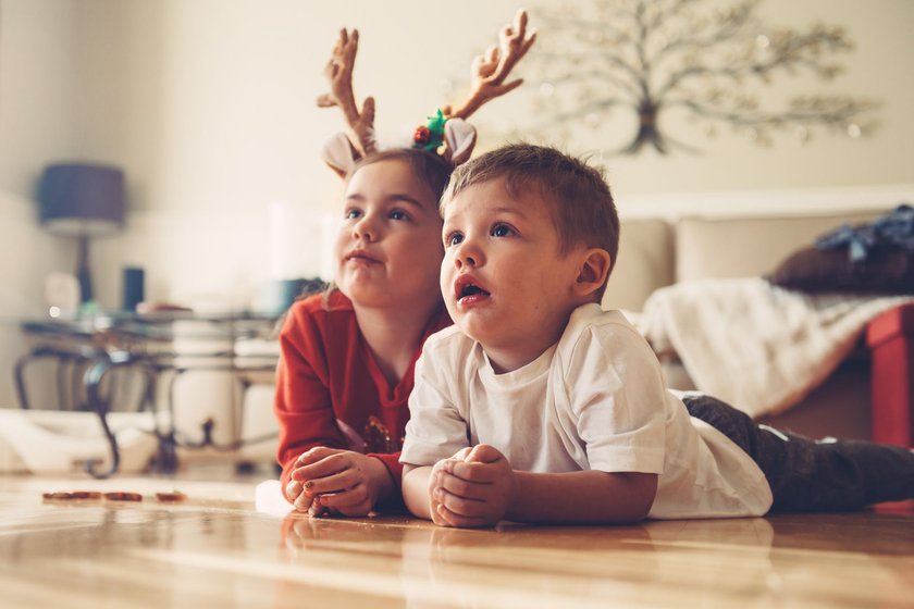 In der Vorweihnachtszeit gibt es im TV viele coole Weihnachts-Specials für Kinder.