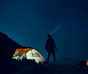 Cleveres Gadget: Das Solar-Ladegerät von Tchibo sorgt für volle Akkus beim Camping
