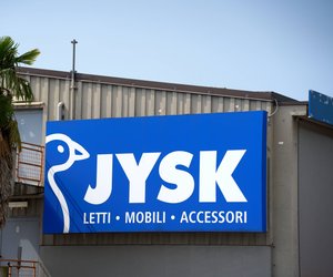 Erleuchte dein Zuhause mit dieser stylischen Rattan-Tischlampe von Jysk