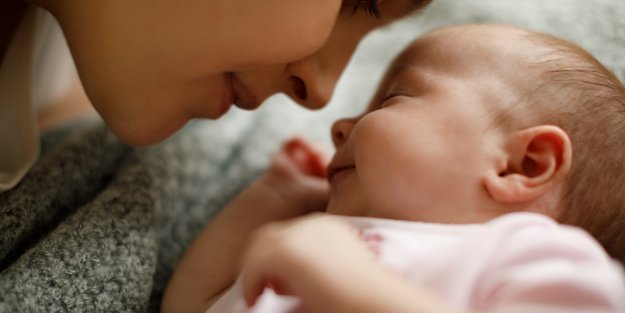 Ab in die Kuschelzeit: Das hat es mit der Wochenbett-Dauer auf sich