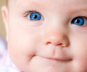 Diese 11 sehr seltenen Mädchennamen basieren auf der Farbe Blau